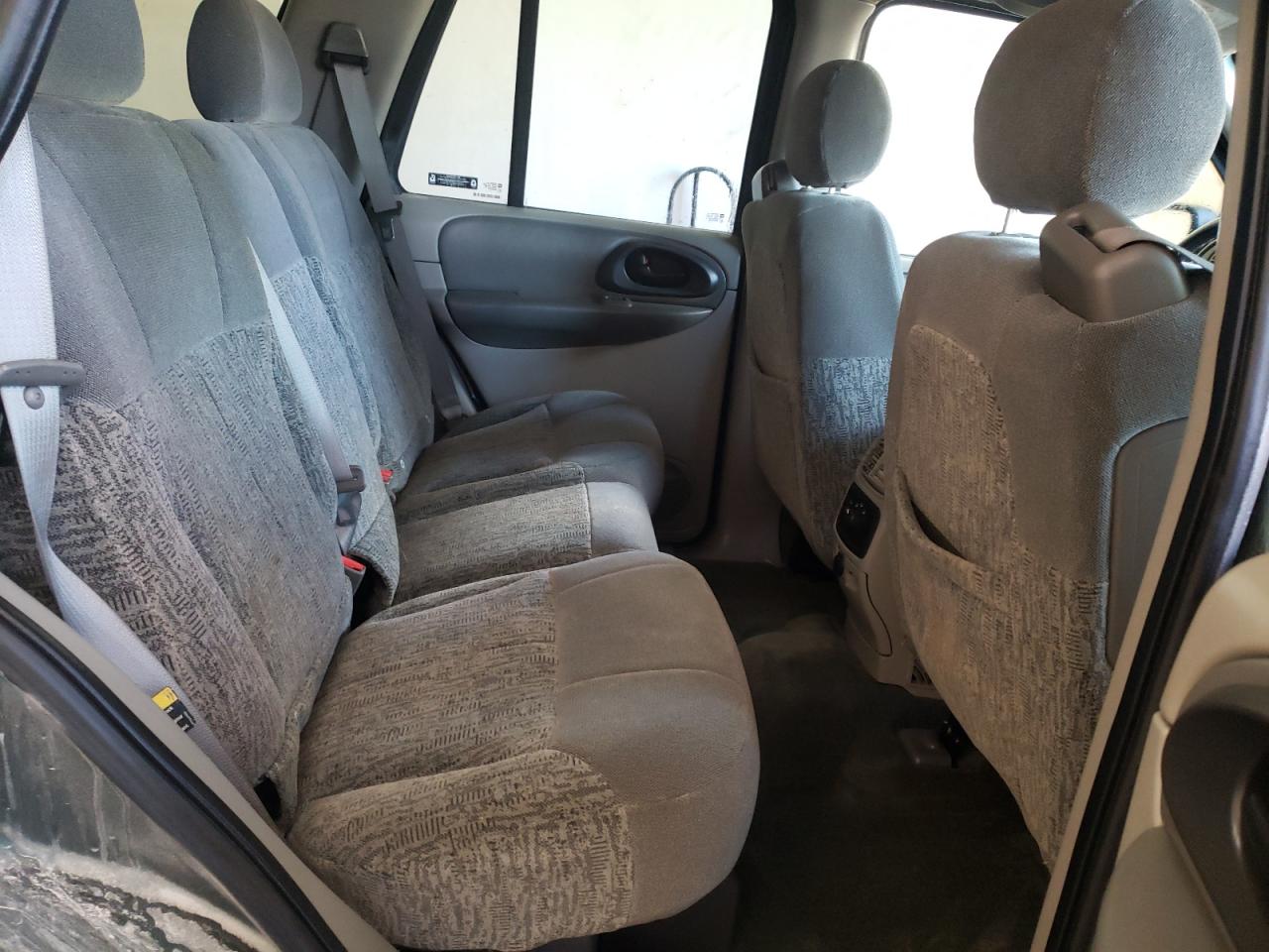 Photo 6 from auction – 2002 CHEVROLET TRAILBLAZE with VIN 1GNDT13S522355241