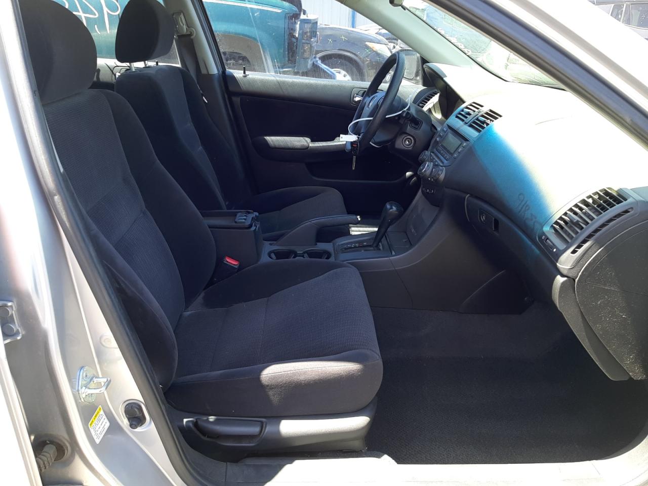 Photo 5 from auction – 2004 HONDA ACCORD LX with VIN JHMCM56434C028757