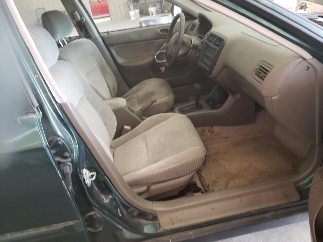 Photo 5 from auction – 2000 HONDA CIVIC BASE with VIN 2HGEJ6610YH555089