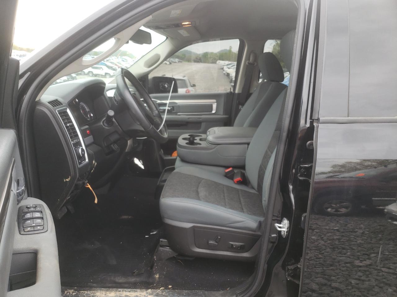 Photo 5 from auction – 2019 RAM 1500 CLASS with VIN 1C6RR7TT7KS714153