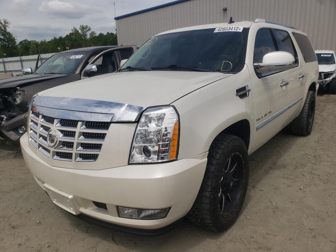 Photo 2 from auction – 2011 CADILLAC ESCALADE E with VIN 1GYS4JEF4BR128346
