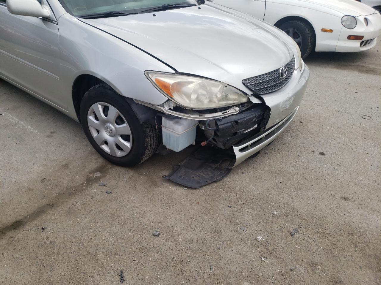 Photo 9 from auction – 2004 TOYOTA CAMRY LE with VIN 4T1BE32K74U905940