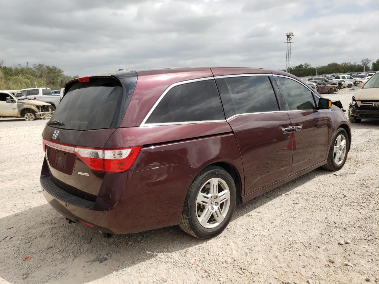 Photo 4 from auction – 2013 HONDA ODYSSEY TO with VIN 5FNRL5H99DB076029