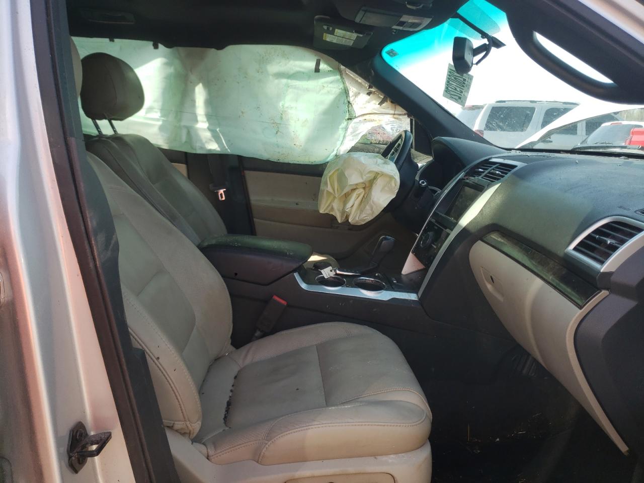 Foto 5 de la subasta – 2013 FORD EXPLORER L con VIN 1FM5K8F82DGA98775