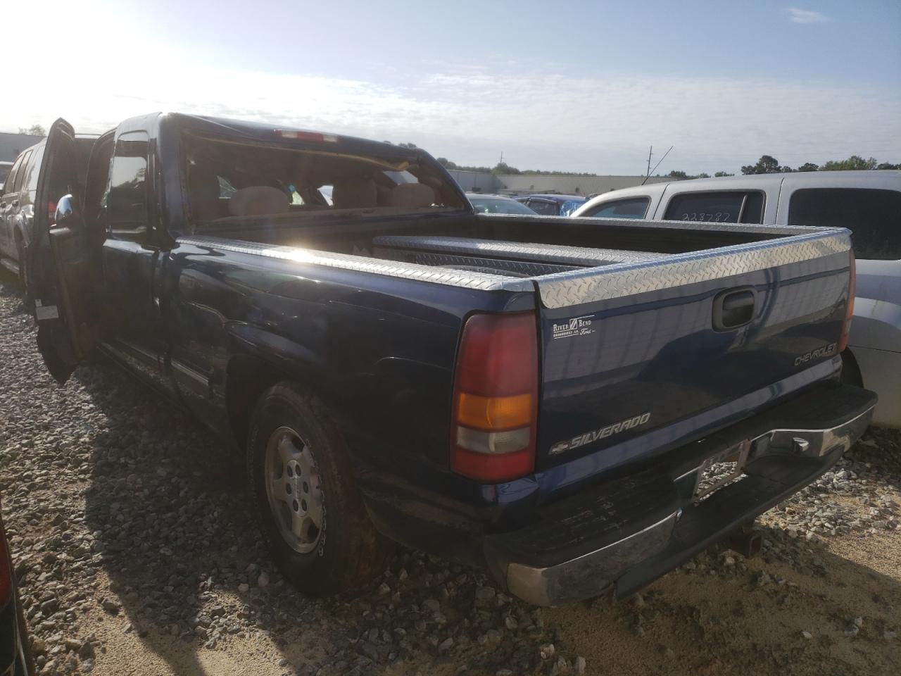 Photo 3 from auction – 2000 CHEVROLET SILVERADO with VIN 2GCEC19T4Y1272972