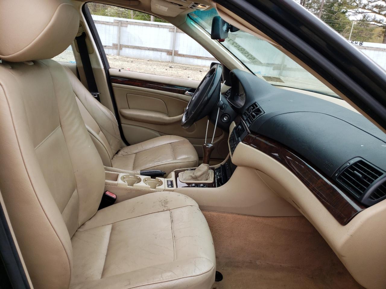 Photo 5 from auction – 2004 BMW 325 XI with VIN WBAEU33434PF62837