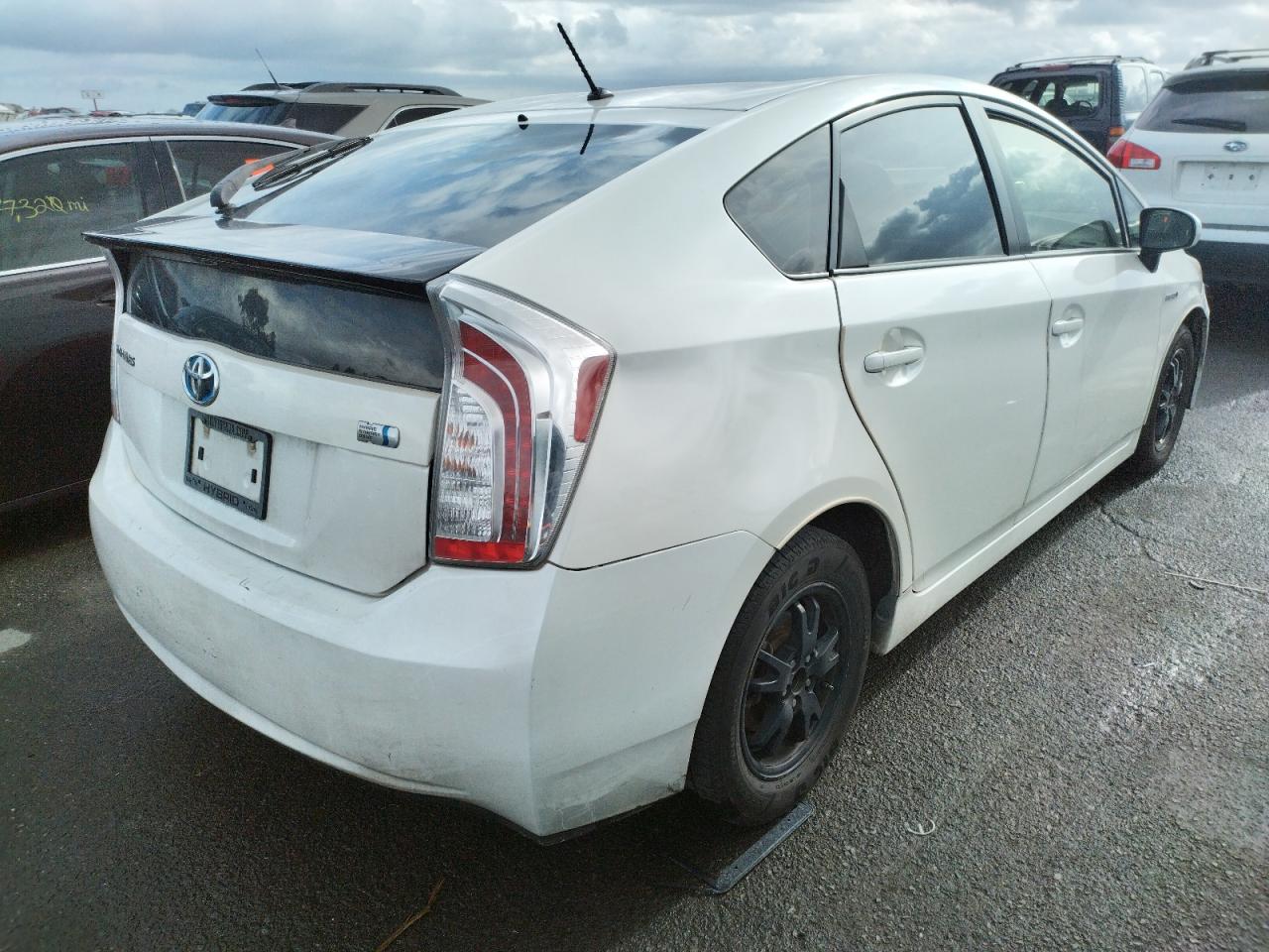 Photo 4 from auction – 2014 TOYOTA PRIUS with VIN JTDKN3DU0E0358196