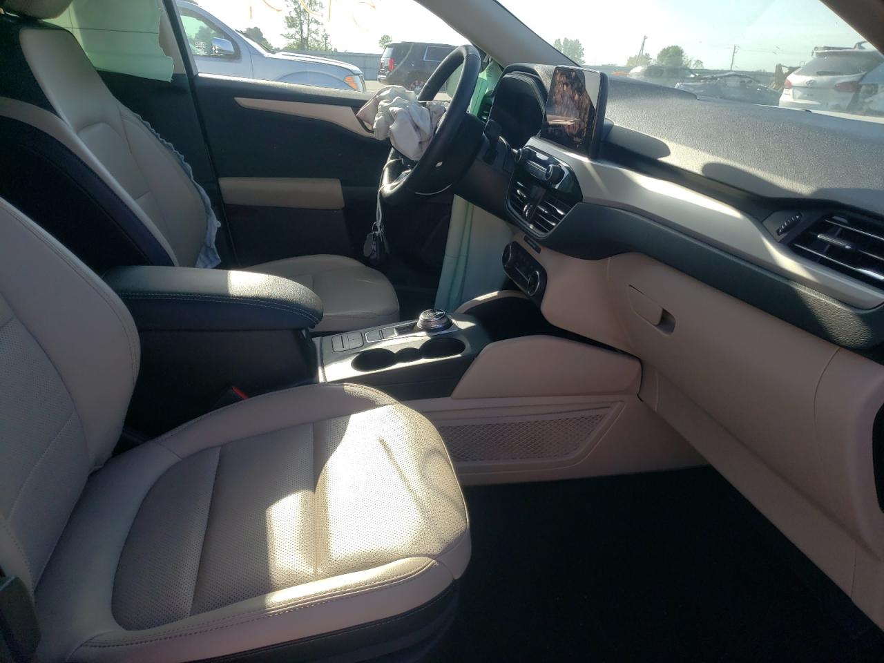Photo 5 from auction – 2020 FORD ESCAPE SEL with VIN 1FMCU0H63LUA92935