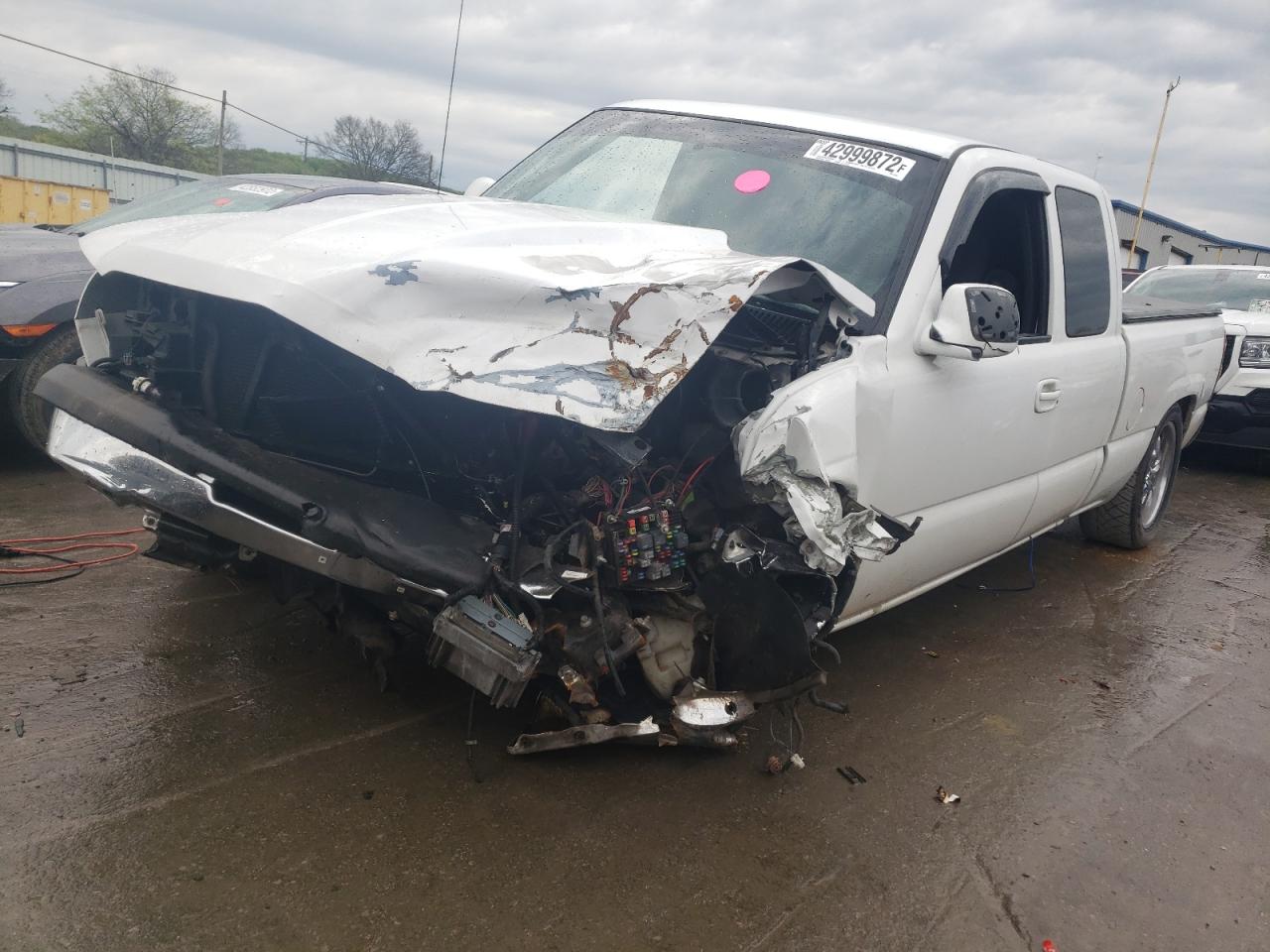 Photo 2 from auction – 2003 CHEVROLET SILVERADO with VIN 2GCEC19T931214235