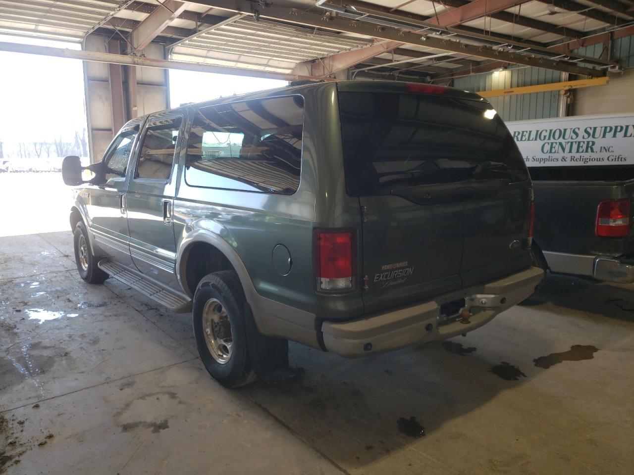 Photo 3 from auction – 2000 FORD EXCURSION with VIN 1FMNU43S0YEE35450