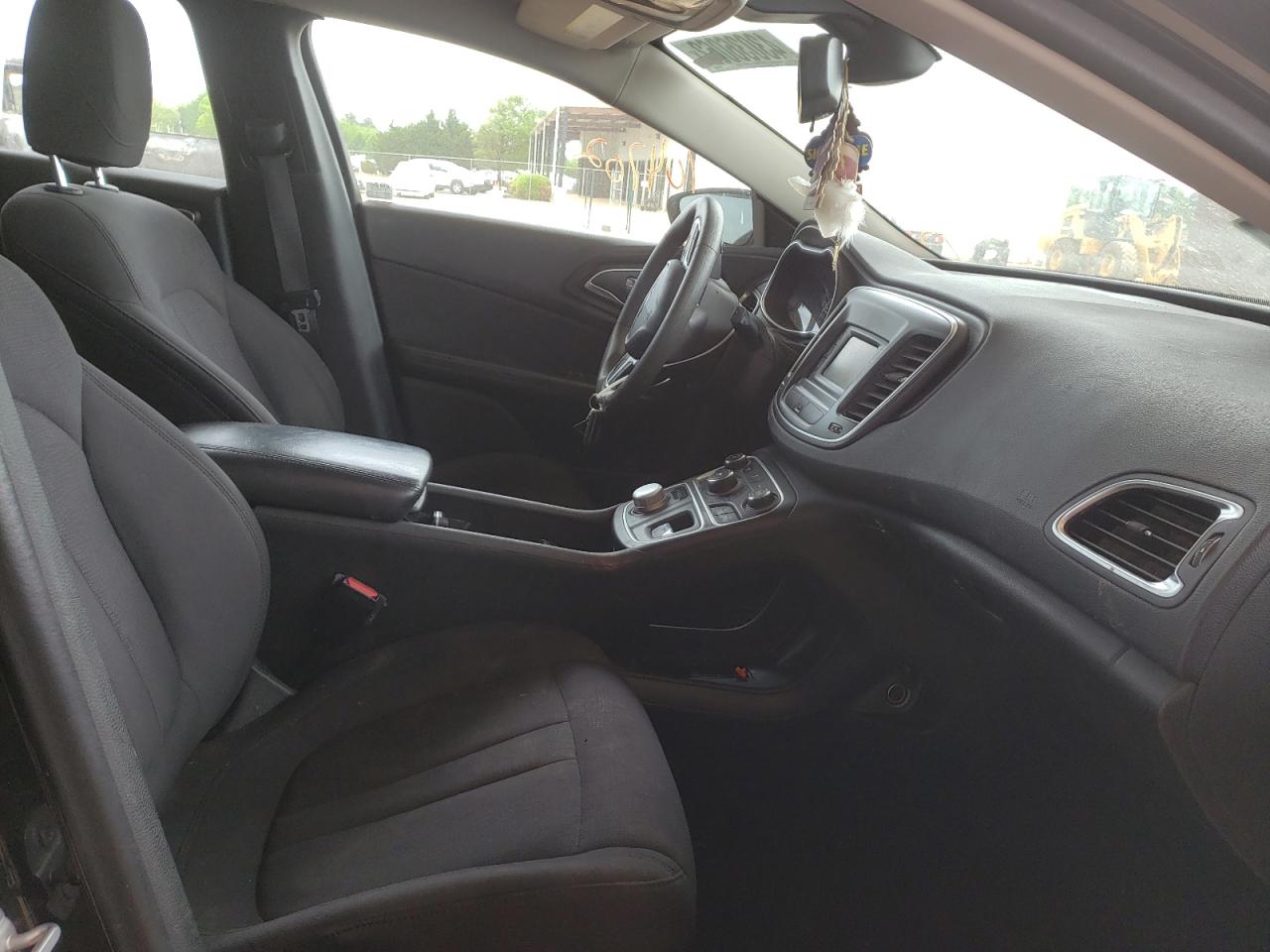 Photo 5 from auction – 2015 CHRYSLER 200 LX with VIN 1C3CCCFB9FN618402