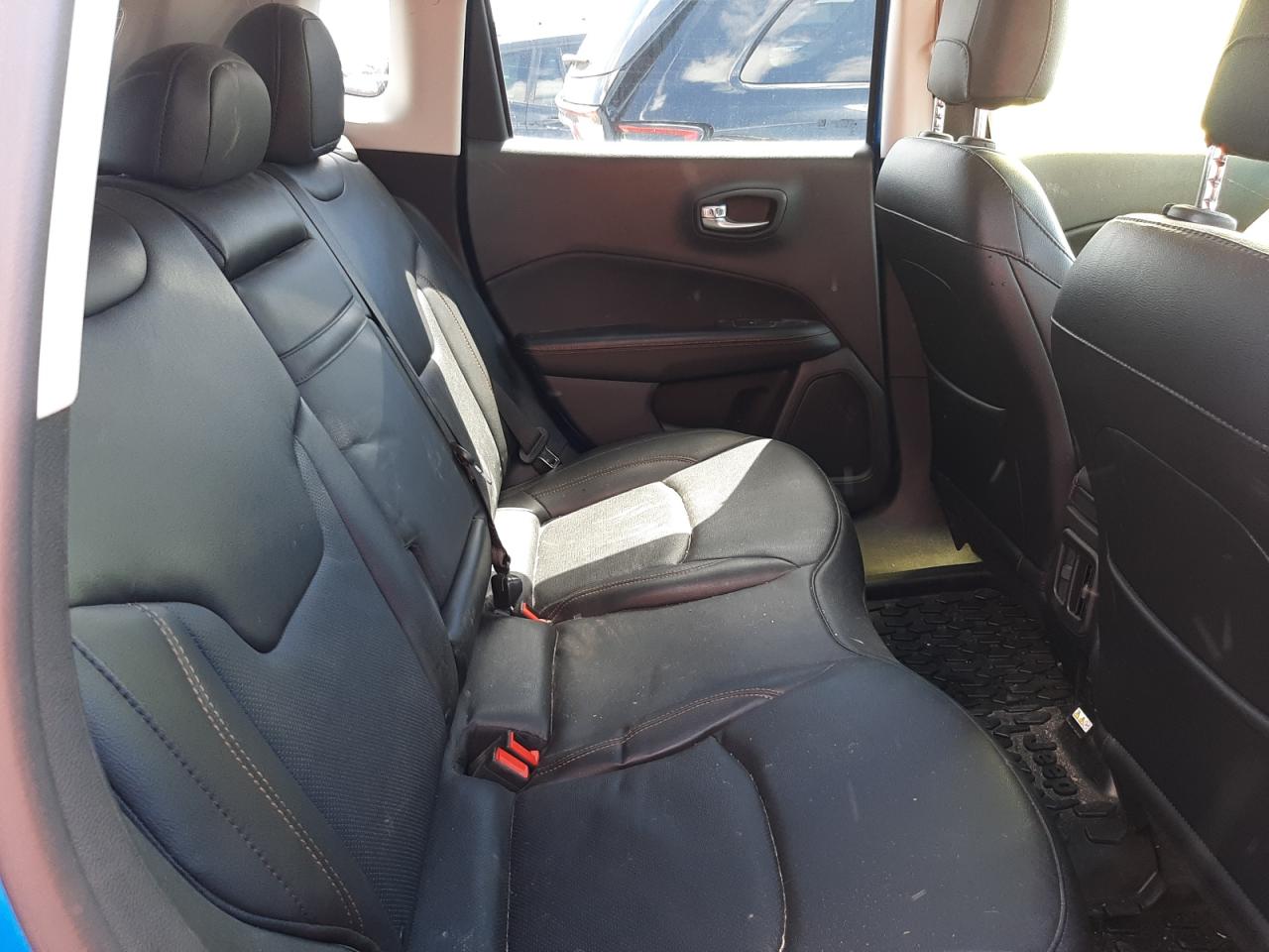 Фото 6 с аукциона – 2020 JEEP COMPASS LI с VIN 3C4NJDCB6LT137233