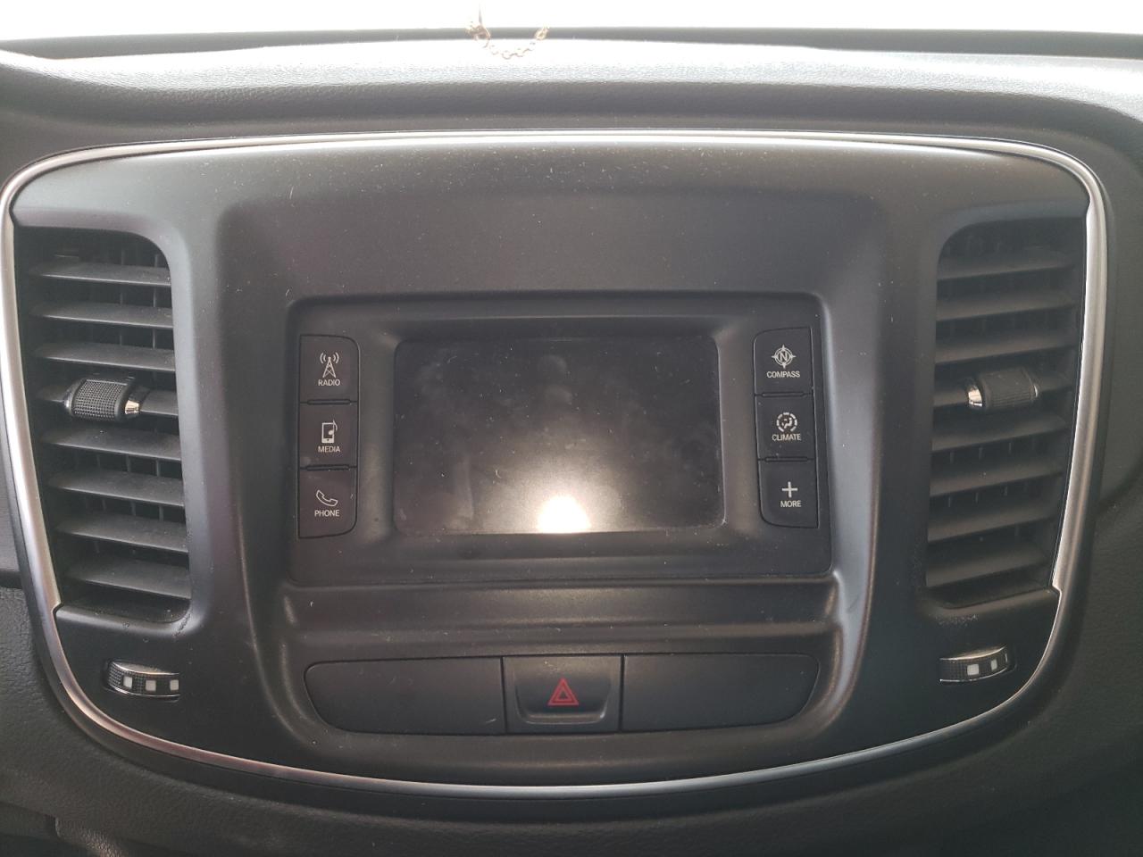 Photo 9 from auction – 2015 CHRYSLER 200 LX with VIN 1C3CCCFB9FN618402