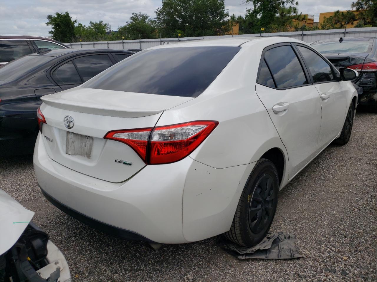 Photo 4 from auction – 2014 TOYOTA COROLLA EC with VIN 5YFBPRHE3EP011841