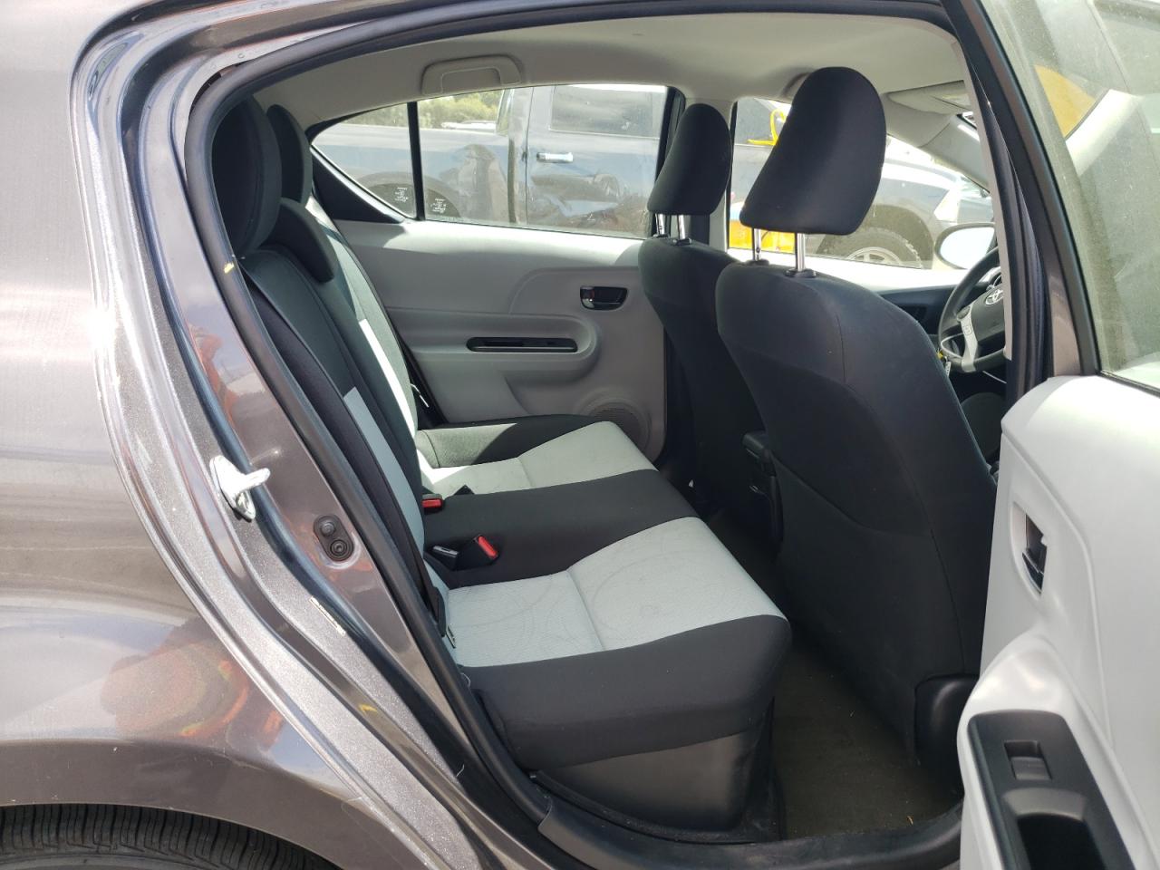 Photo 6 from auction – 2014 TOYOTA PRIUS C with VIN JTDKDTB36E1568440