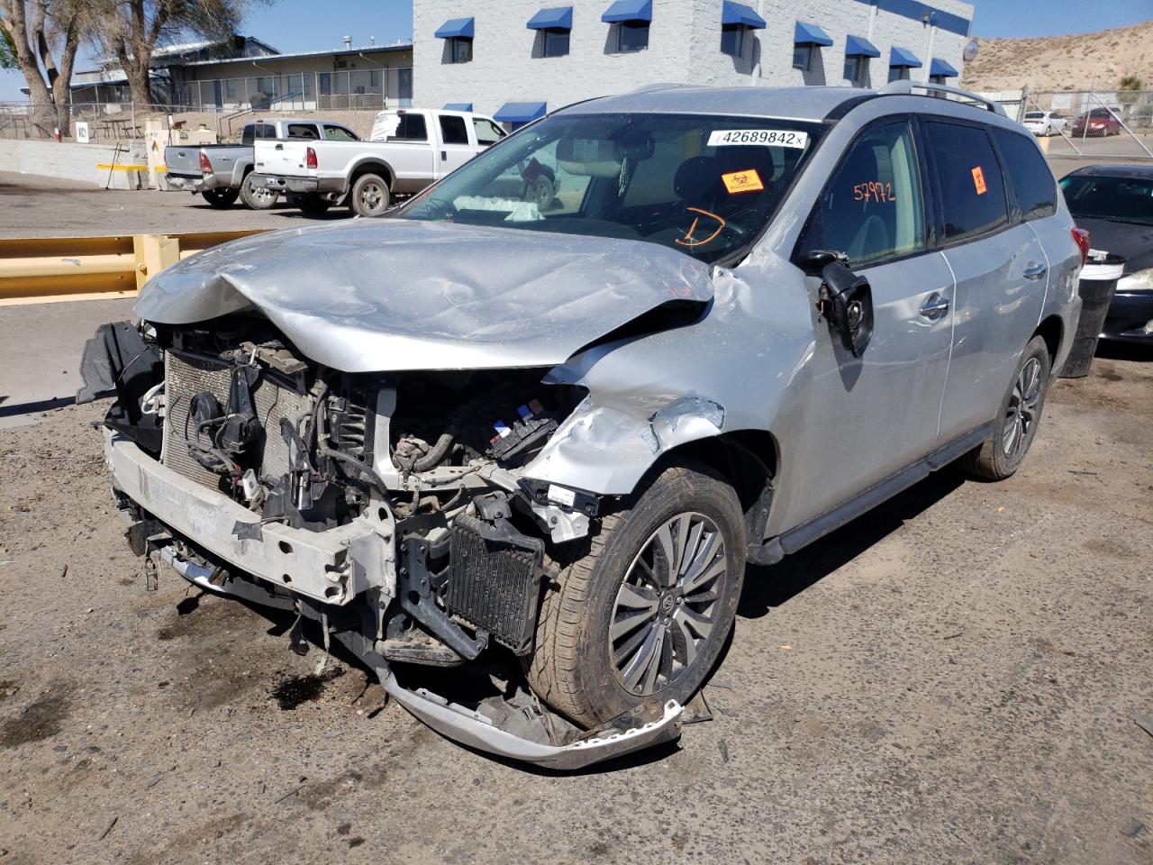 Photo 2 from auction – 2019 NISSAN PATHFINDER with VIN 5N1DR2MMXKC581097
