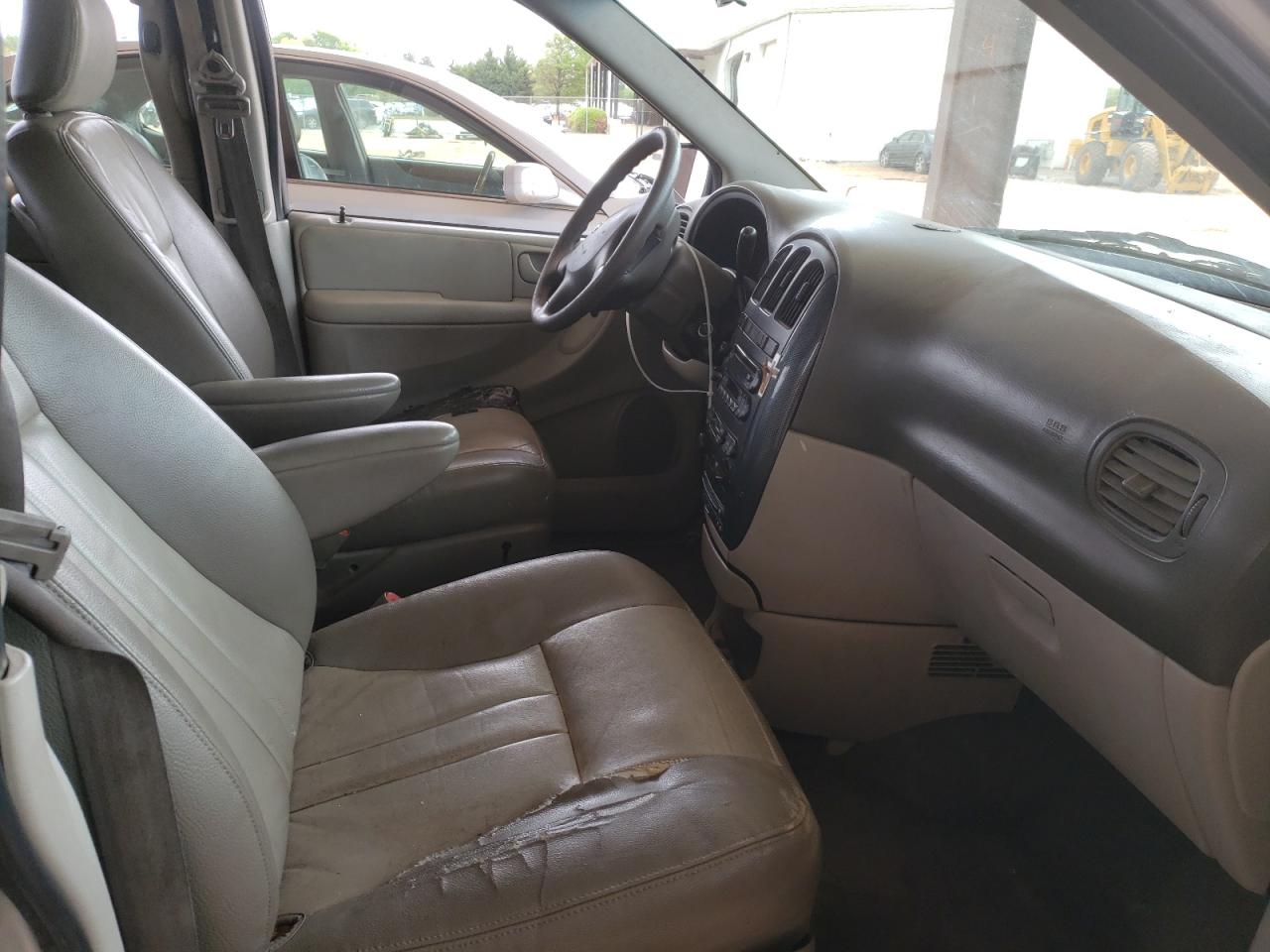Photo 5 from auction – 2005 DODGE CARAVAN SX with VIN 1D4GP45R85B253137
