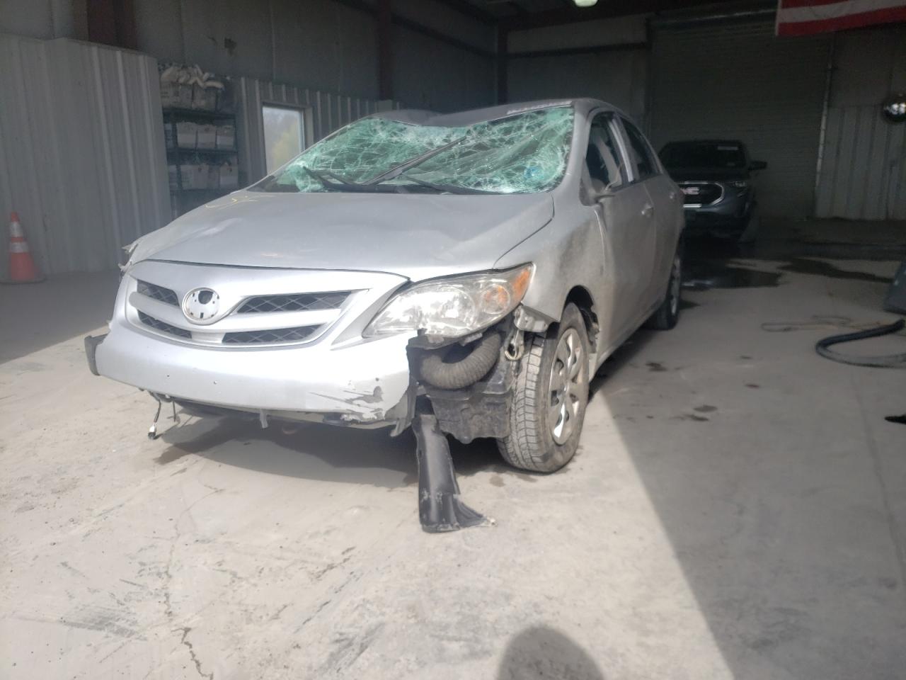 Photo 2 from auction – 2013 TOYOTA COROLLA BA with VIN 2T1BU4EE9DC063201