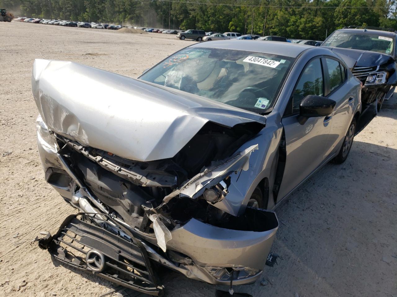 Photo 2 from auction – 2014 MAZDA 3 SV with VIN JM1BM1T76E1201107