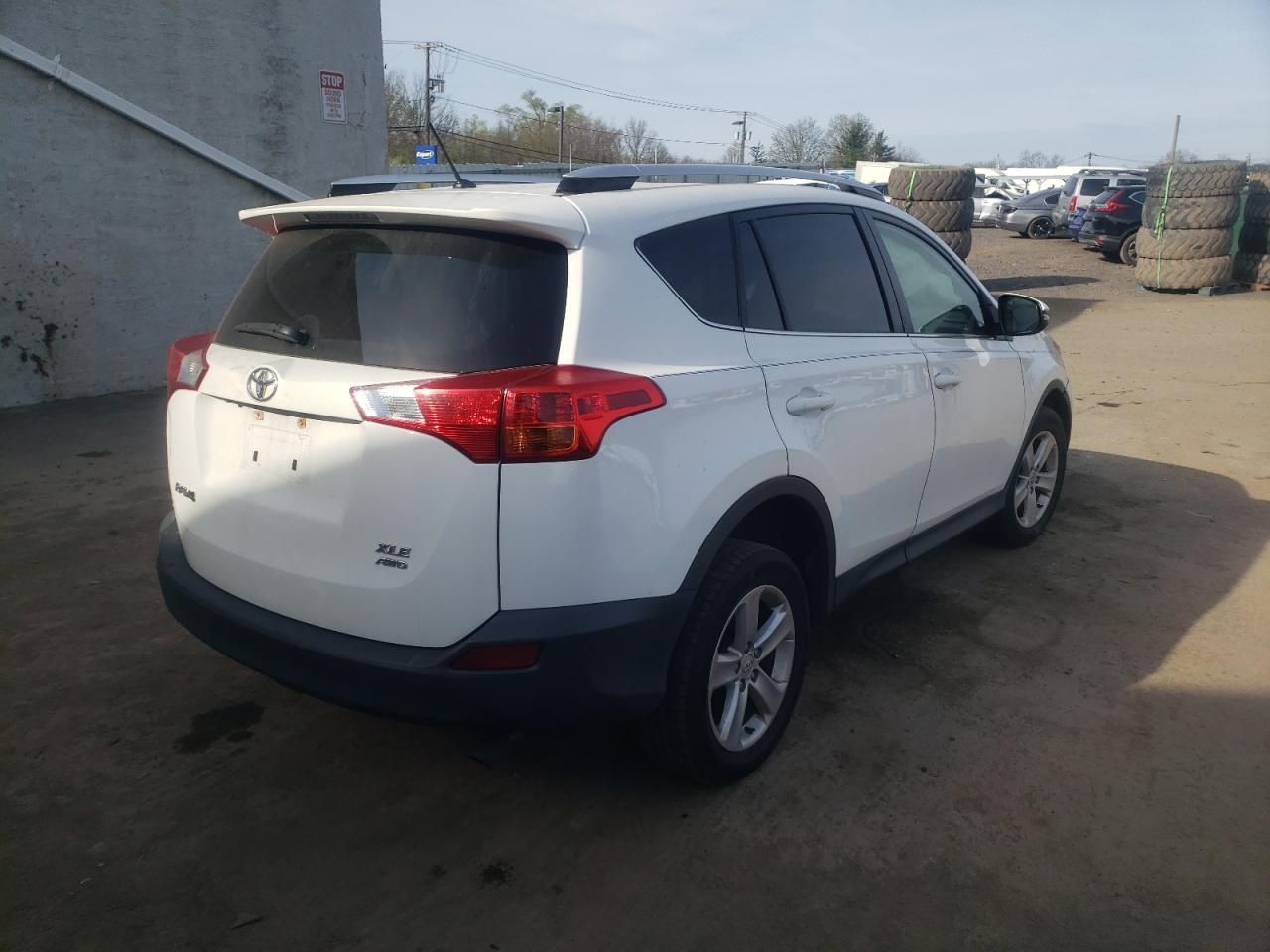 Photo 4 from auction – 2013 TOYOTA RAV4 XLE with VIN JTMRFREV5DD033198