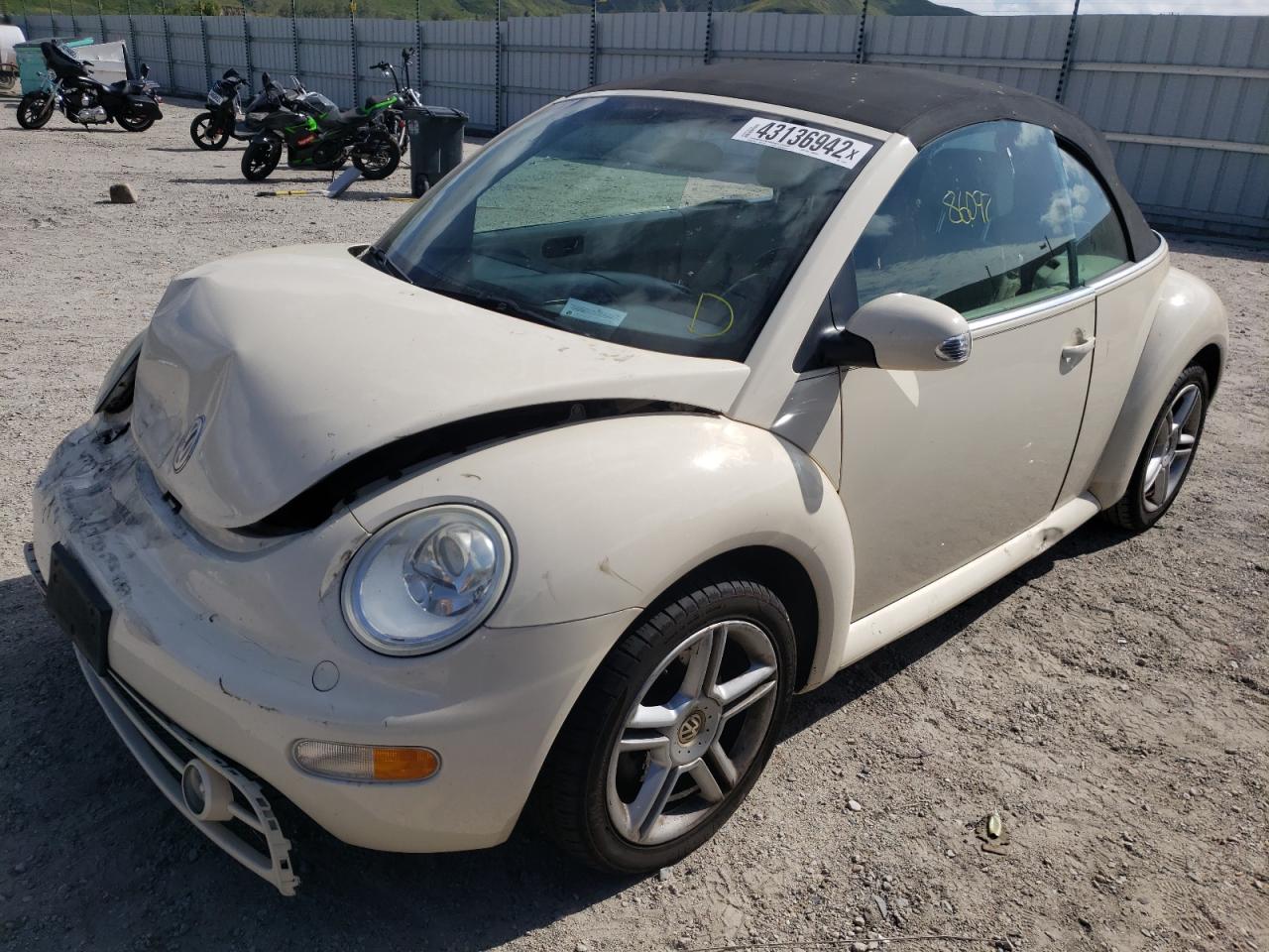 Photo 2 from auction – 2004 VOLKSWAGEN NEW BEETLE with VIN 3VWCD31Y34M336930