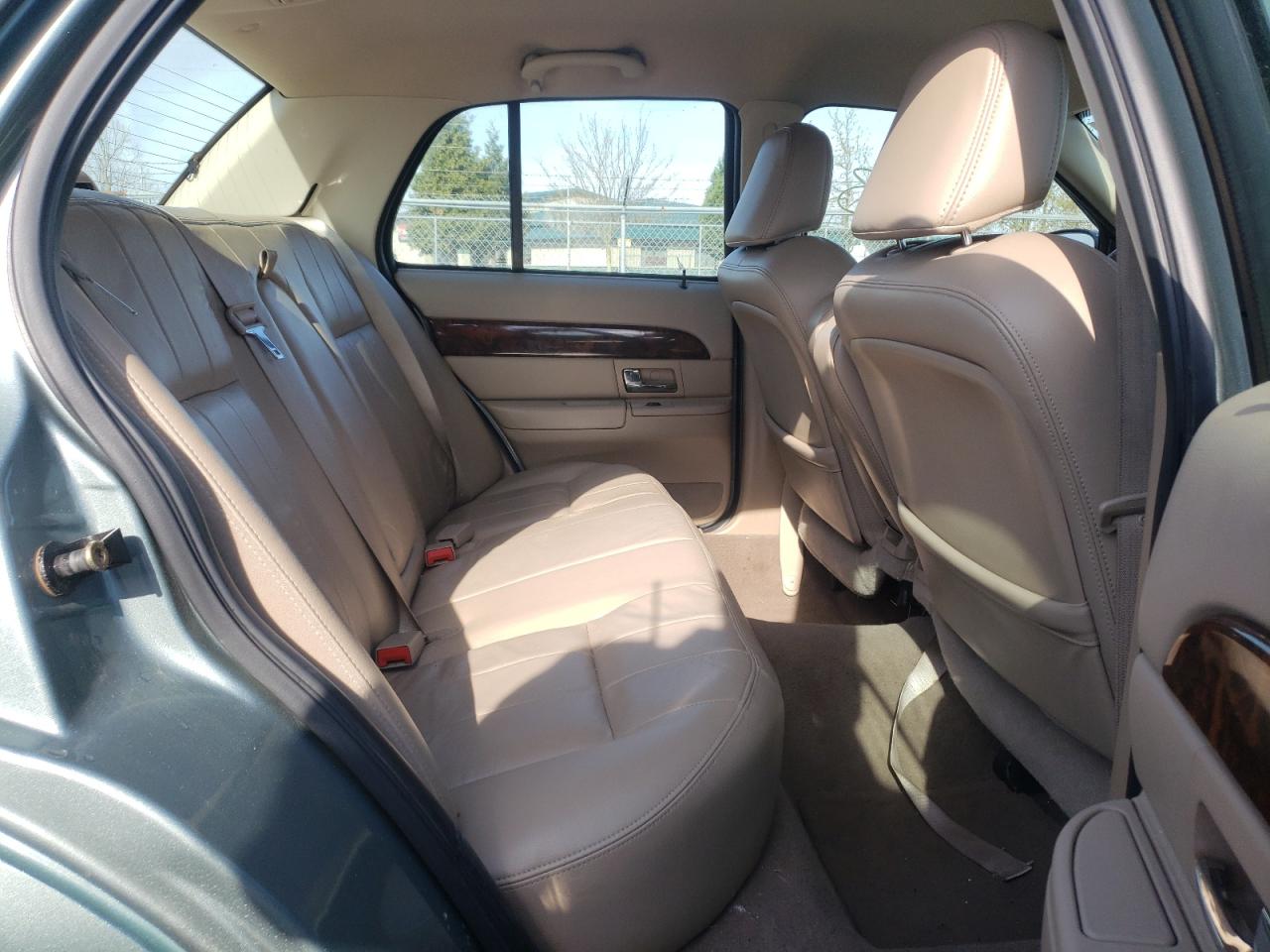 Photo 6 from auction – 2005 MERCURY GRAND MARQ with VIN 2MEFM75W85X607789