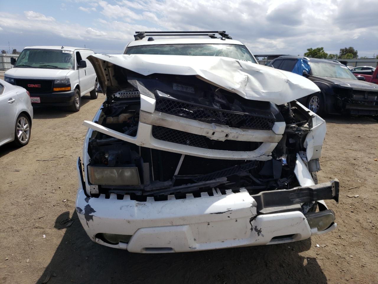 Photo 9 from auction – 2005 CHEVROLET AVALANCHE with VIN 3GNEC12Z15G143337