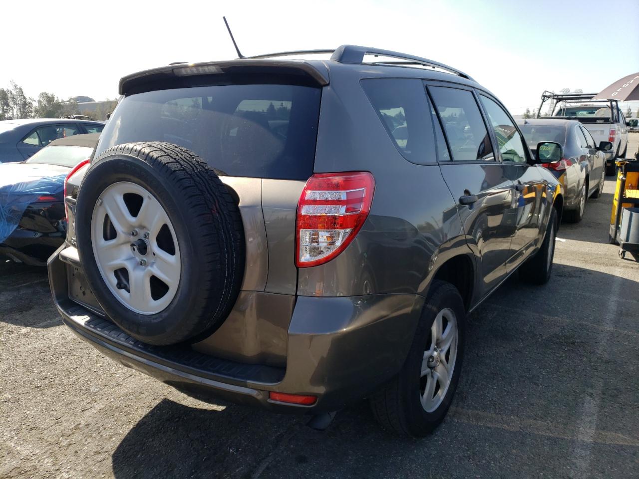 Photo 4 from auction – 2012 TOYOTA RAV4 with VIN 2T3ZF4DV1CW133367