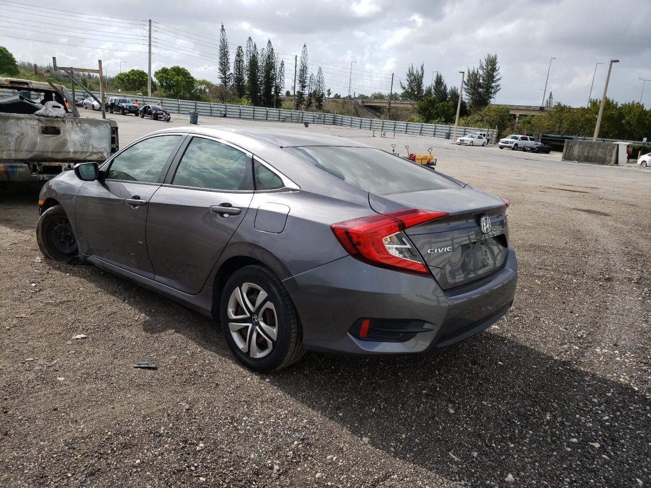 Photo 3 from auction – 2016 HONDA CIVIC LX with VIN 19XFC2F5XGE007247
