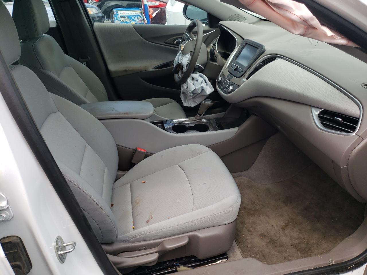 Photo 5 from auction – 2017 CHEVROLET MALIBU LS with VIN 1G1ZC5ST3HF262244