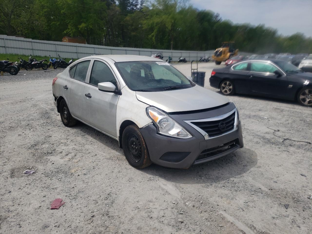 NISSAN VERSA S 2017 with VIN 3N1CN7AP0HL843085 - Photo from auction