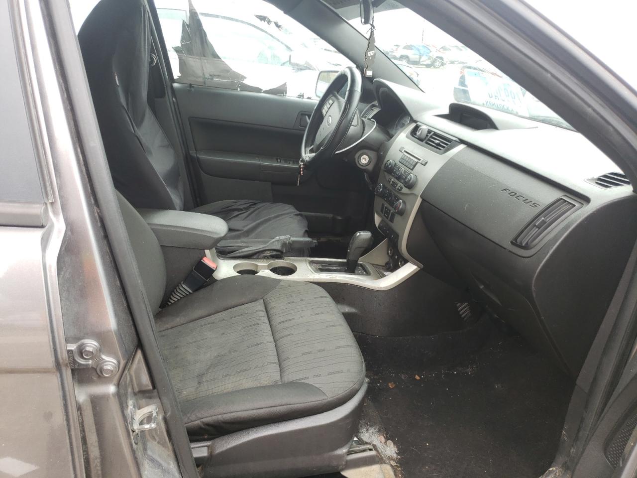 Photo 5 from auction – 2010 FORD FOCUS SE with VIN 1FAHP3FN2AW136718