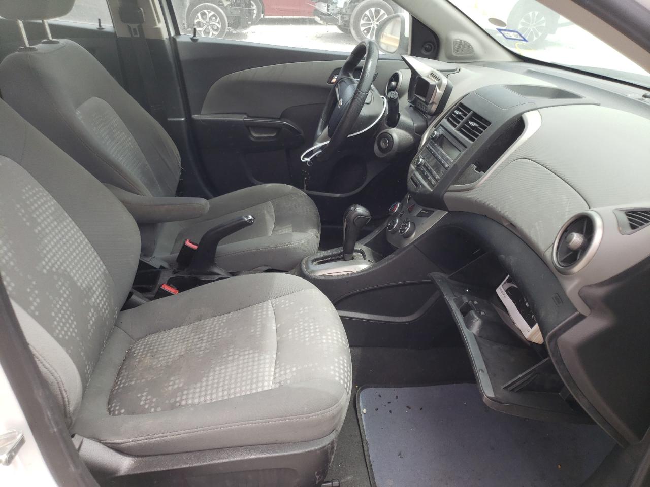 Photo 5 from auction – 2014 CHEVROLET SONIC LS with VIN 1G1JA6SH6E4170184