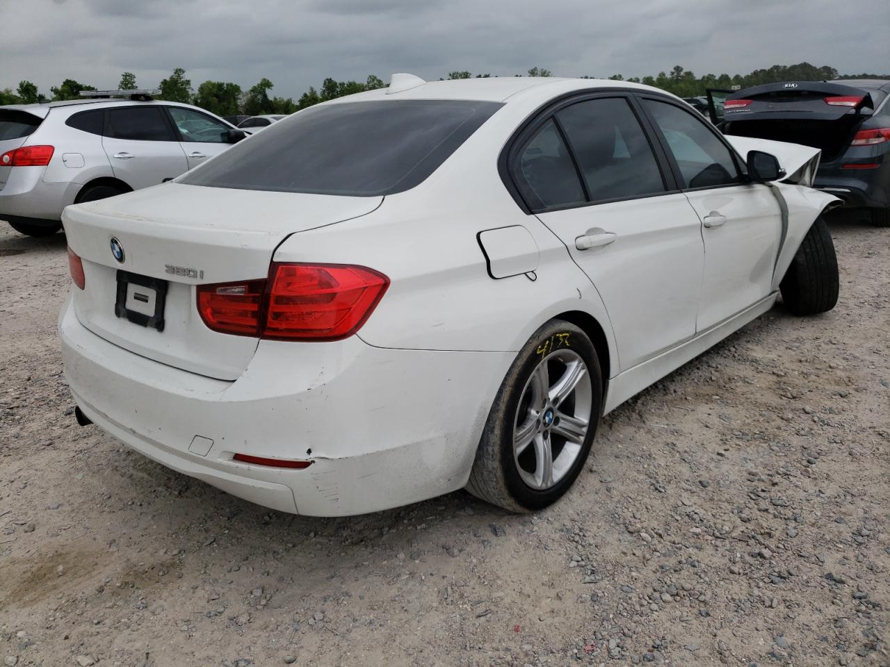Photo 4 from auction – 2014 BMW 320 I with VIN WBA3B1G59ENT00903