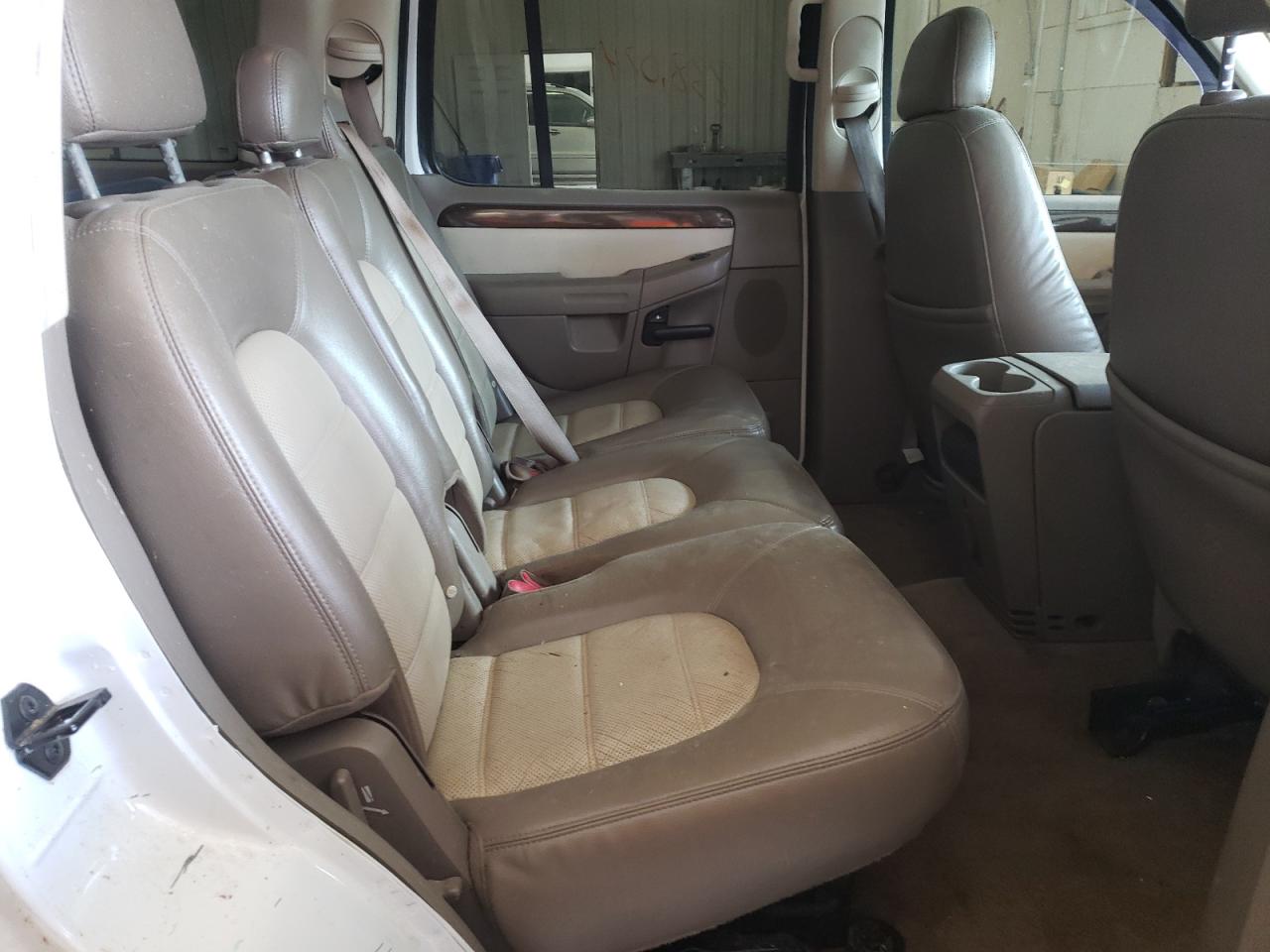 Photo 6 from auction – 2004 FORD EXPLORER E with VIN 1FMZU64K54UC25440