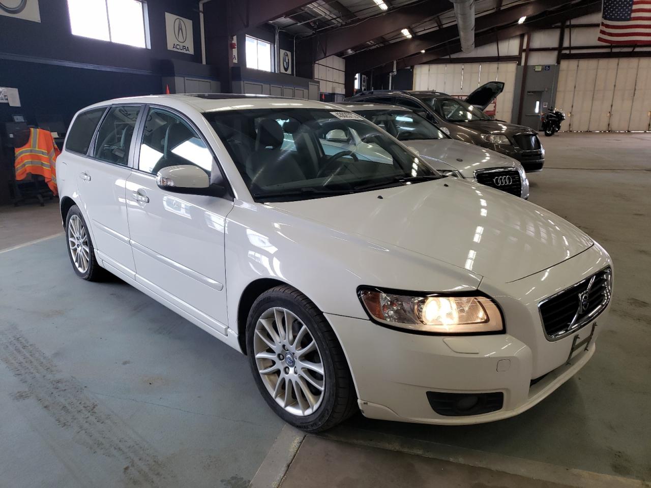Photo 1 from auction – 2009 VOLVO V50 2.4I with VIN YV1MW390092461179