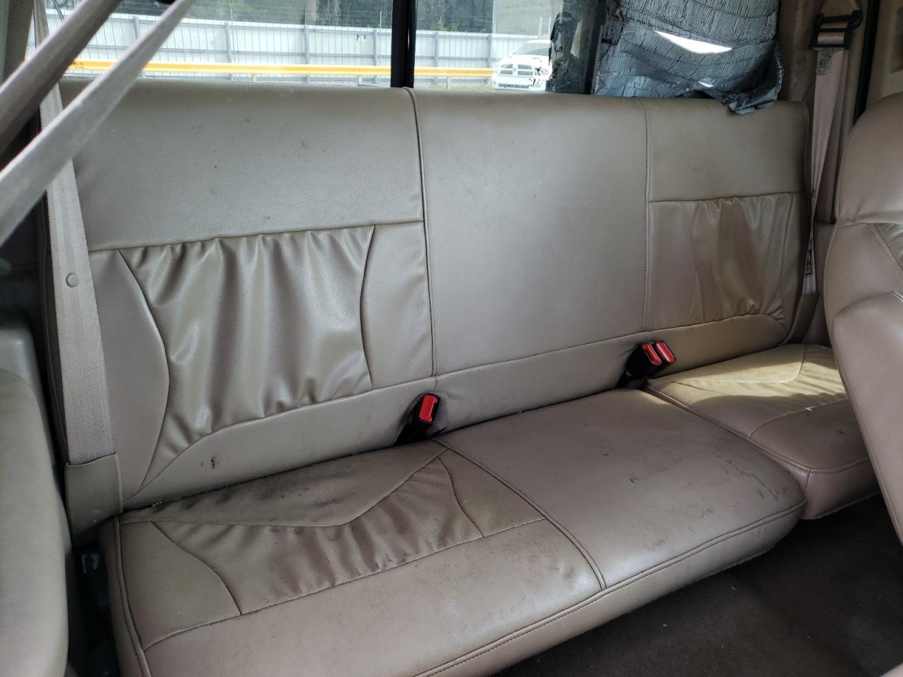 Photo 6 from auction – 2000 FORD F150 with VIN 2FTRX07L2YCA91800