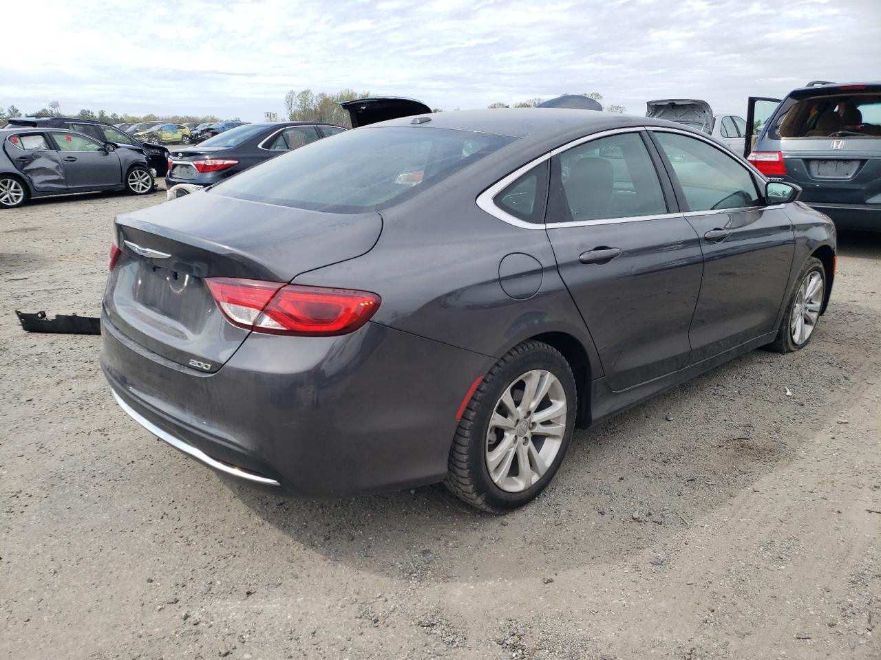 Photo 4 from auction – 2015 CHRYSLER 200 LIMITE with VIN 1C3CCCAB7FN599243