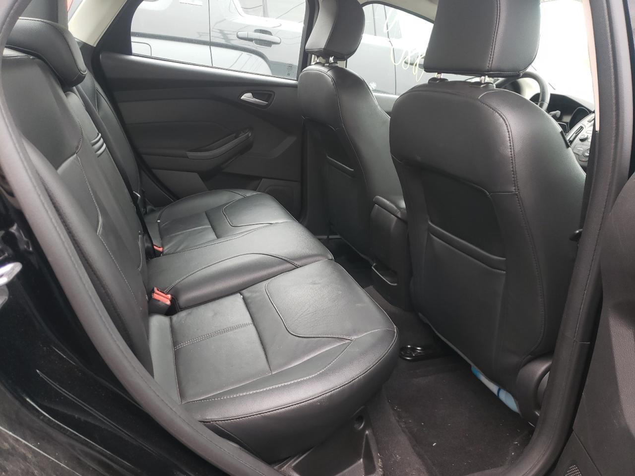 Photo 6 from auction – 2016 FORD FOCUS SE with VIN 1FADP3F28GL330278