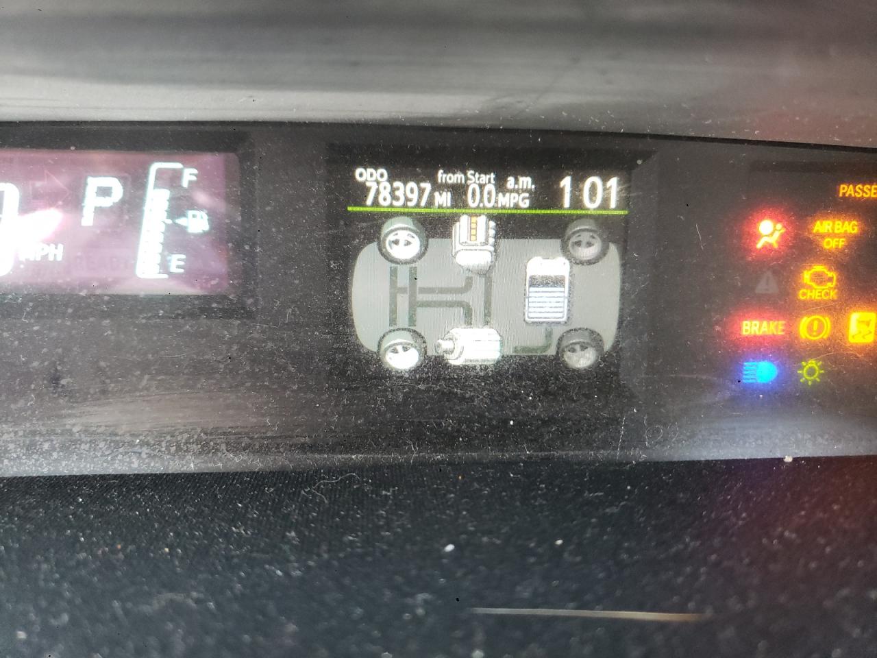 Photo 8 from auction – 2014 TOYOTA PRIUS C with VIN JTDKDTB38E1566933