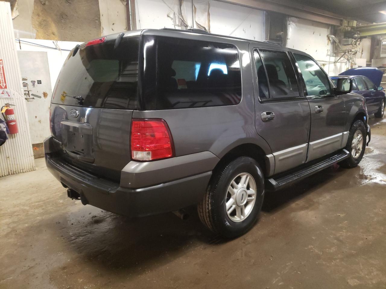 Photo 4 from auction – 2004 FORD EXPEDITION with VIN 1FMPU16L74LA32177