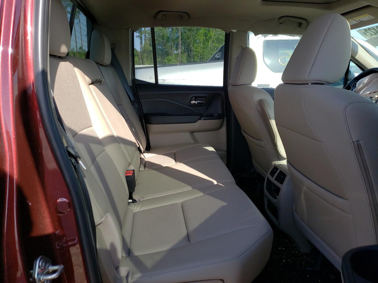 Photo 6 from auction – 2019 HONDA RIDGELINE with VIN 5FPYK3F63KB033001