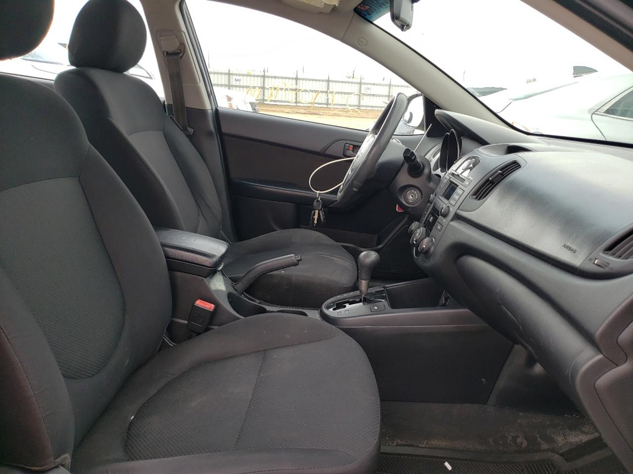 Photo 5 from auction – 2010 KIA FORTE EX with VIN KNAFU4A20A5046693