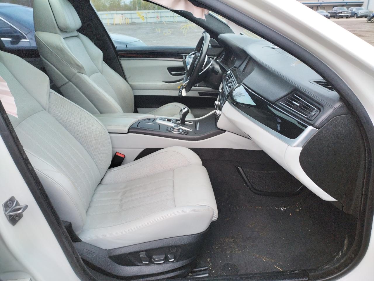Photo 5 from auction – 2013 BMW M5 with VIN WBSFV9C54DD095824