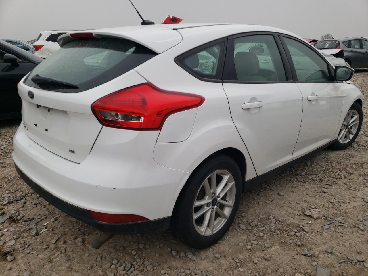 Photo 4 from auction – 2015 FORD FOCUS SE with VIN 1FADP3K25FL336396