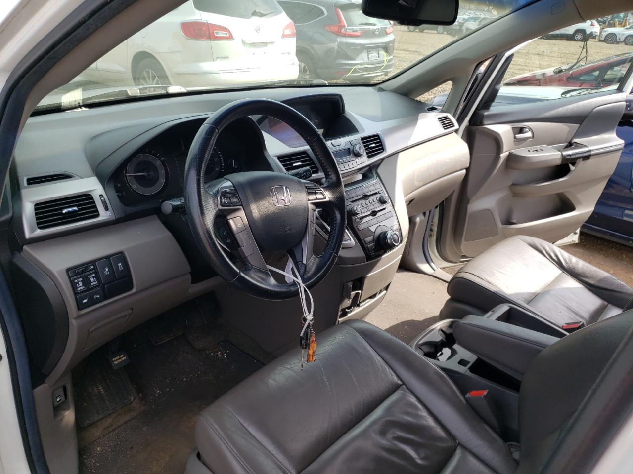 Photo 9 from auction – 2012 HONDA ODYSSEY TO with VIN 5FNRL5H96CB008155