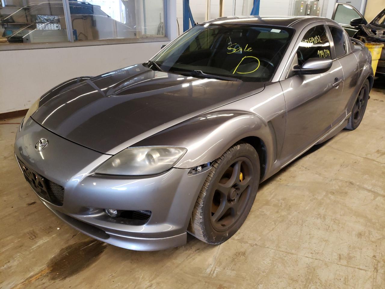 Photo 2 from auction – 2004 MAZDA RX8 with VIN JM1FE173240115917
