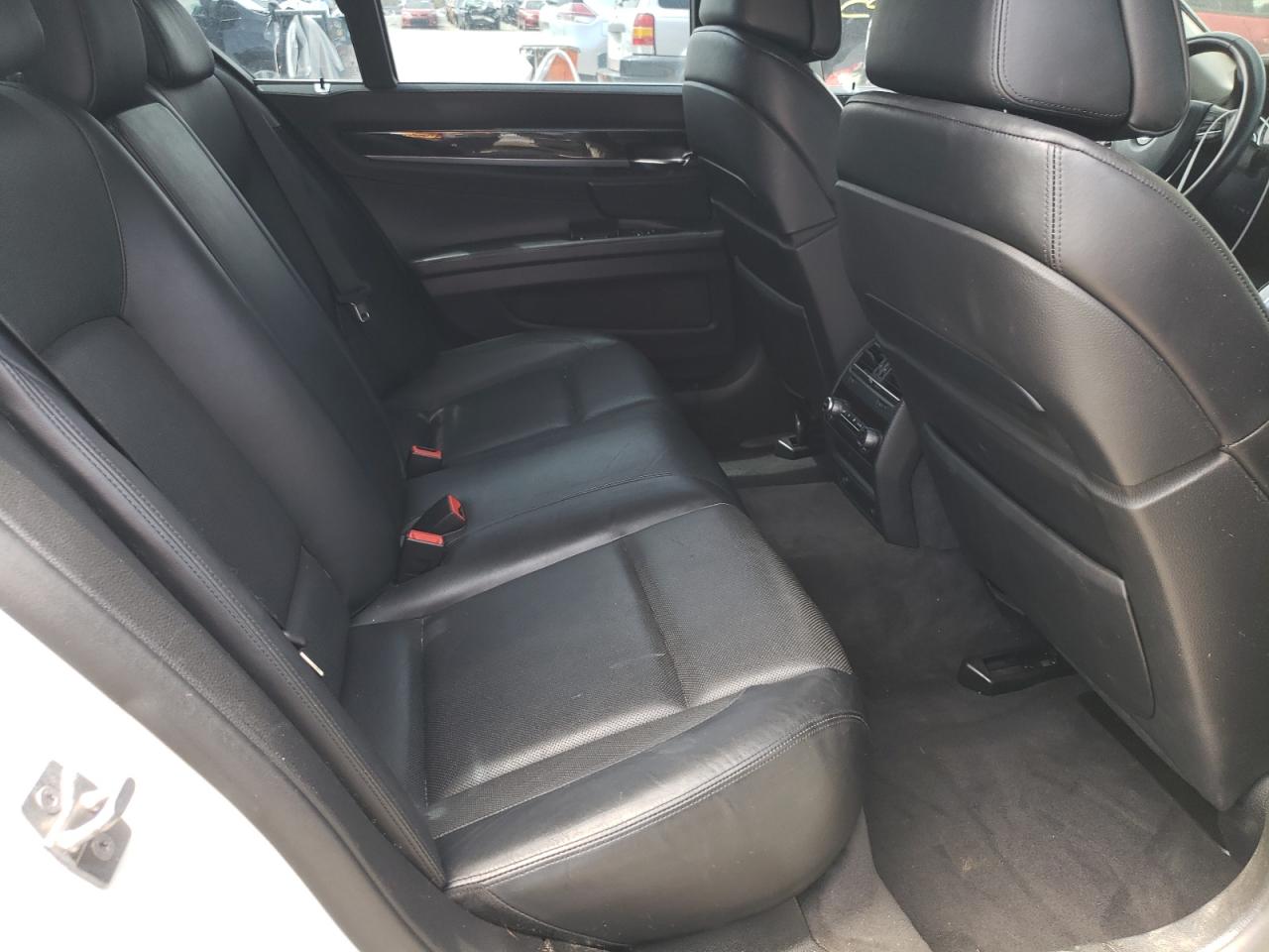 Photo 6 from auction – 2012 BMW 750 I with VIN WBAKA8C56CCY37914
