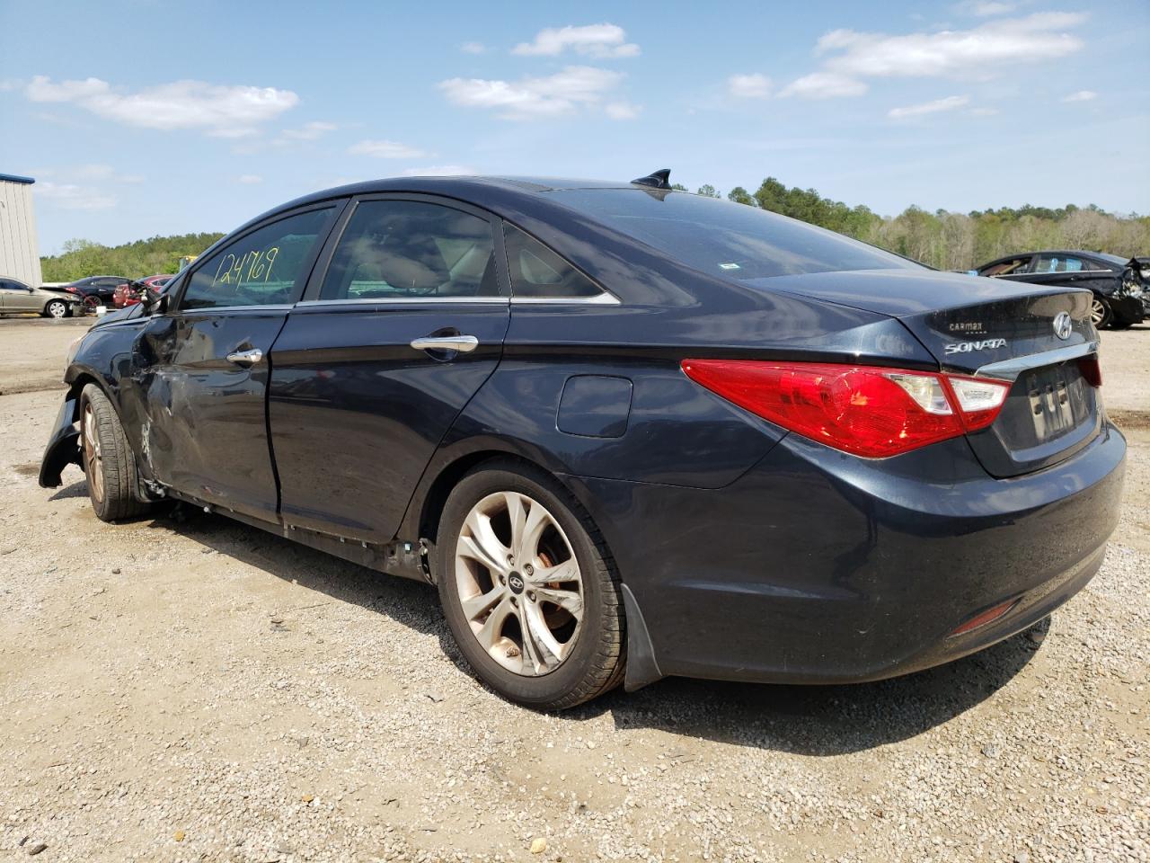 Photo 3 from auction – 2013 HYUNDAI SONATA SE with VIN 5NPEC4ACXDH741231