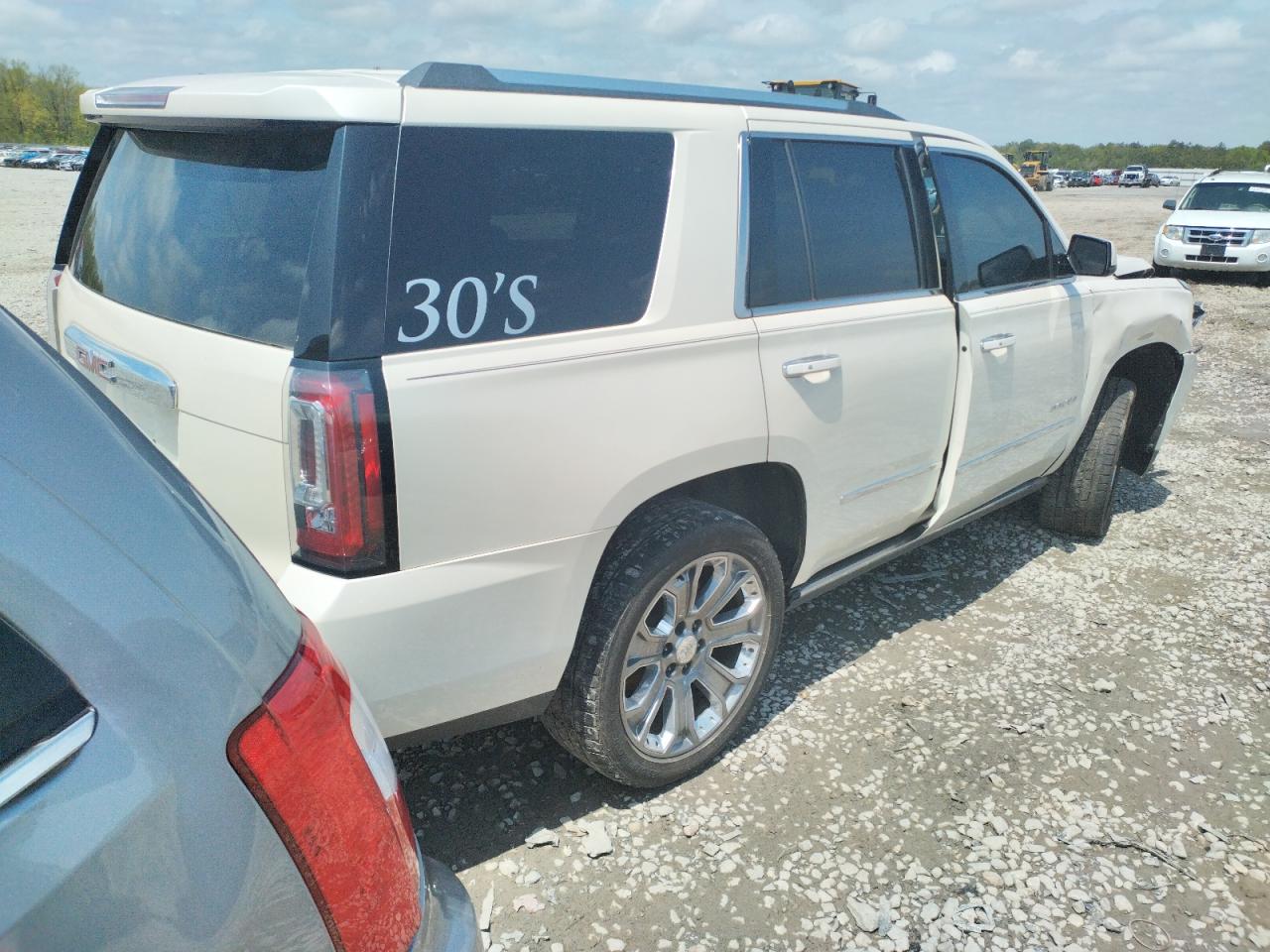 Photo 4 from auction – 2015 GMC YUKON DENA with VIN 1GKS1CKJ0FR697482